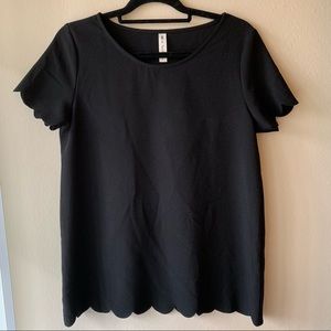 🎀 Black Scalloped Edge Short Sleeve Top